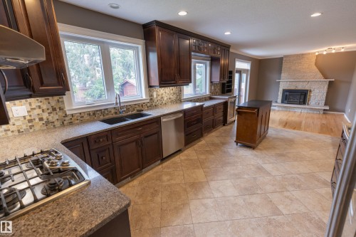 11220 23A Avenue Nw, Edmonton, AB 