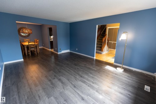 11220 23A Avenue Nw, Edmonton, AB 