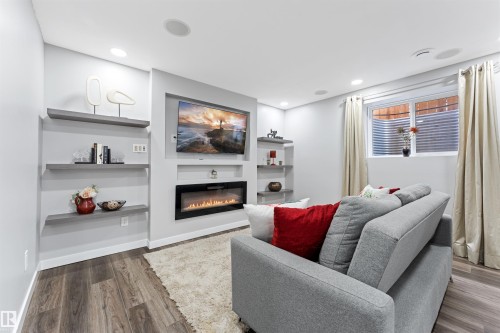 9664 223 Street Nw, Edmonton, AB 