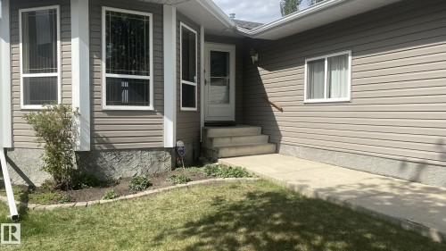 12 Clearwater Crescent, Wetaskiwin, AB 