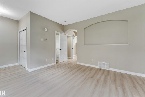 #27 13825 155 Av Nw, Edmonton, AB - Indoor Photo Showing Other Room