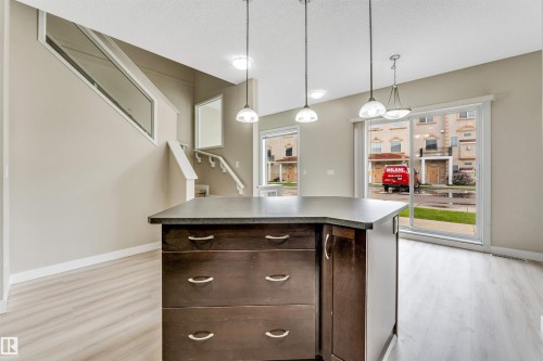 #27 13825 155 Av Nw, Edmonton, AB - Indoor Photo Showing Kitchen