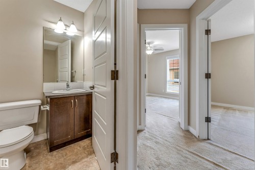 #27 13825 155 Av Nw, Edmonton, AB - Indoor Photo Showing Bathroom