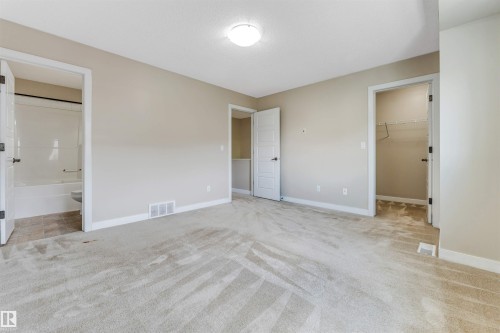 #27 13825 155 Av Nw, Edmonton, AB - Indoor Photo Showing Other Room