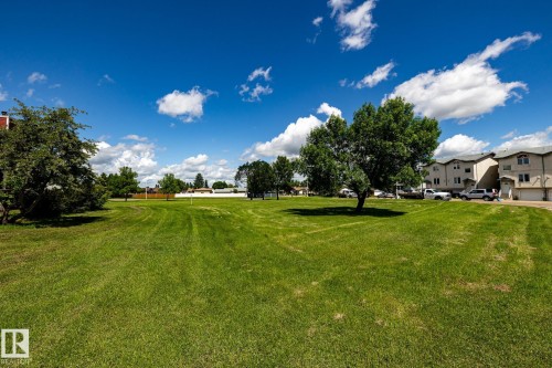 #31 4707 126 Av Nw, Edmonton, AB 