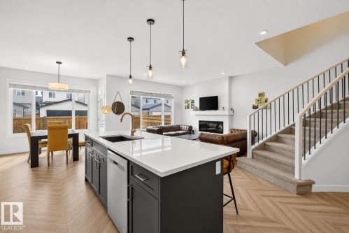117 Paisley Gate Sw, Edmonton, AB 