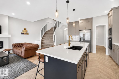 117 Paisley Gate Sw, Edmonton, AB 