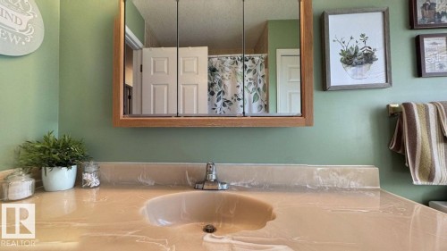 4804 45 Street, Two Hills, AB 