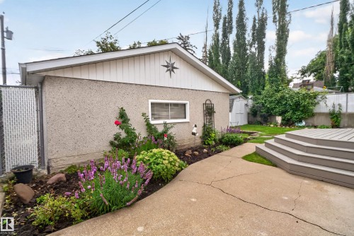 10739 52 Street Nw, Edmonton, AB 