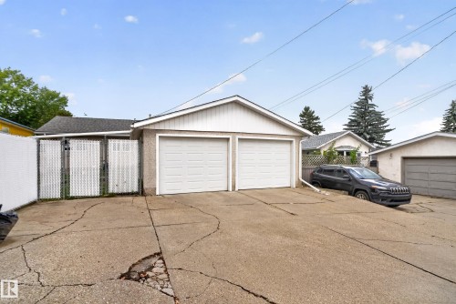 10739 52 Street Nw, Edmonton, AB 