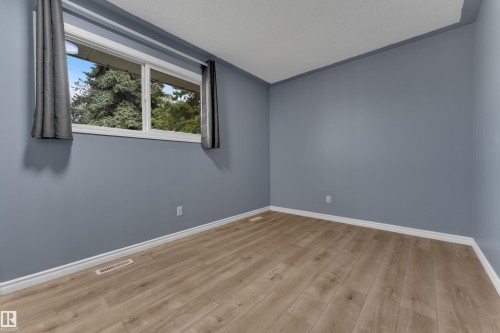 3111 67 Street Nw, Edmonton, AB 