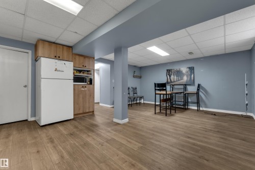 3111 67 Street Nw, Edmonton, AB 