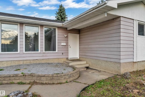 3111 67 Street Nw, Edmonton, AB 