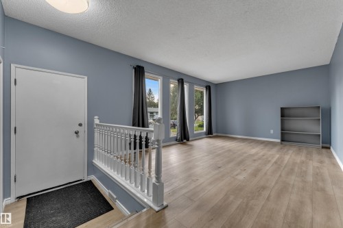3111 67 Street Nw, Edmonton, AB 
