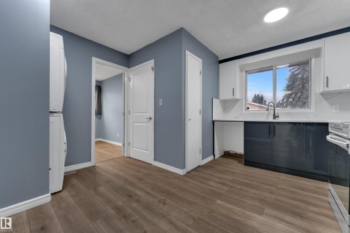 3111 67 Street Nw, Edmonton, AB 