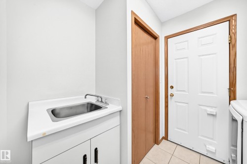 18935 91 Avenue Nw, Edmonton, AB 