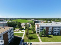 #39 11245 31 Avenue NW  Edmonton, AB T5J 4G8