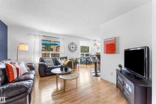 112 Appleton Crescent, Sherwood Park, AB - Indoor Photo Showing Living Room