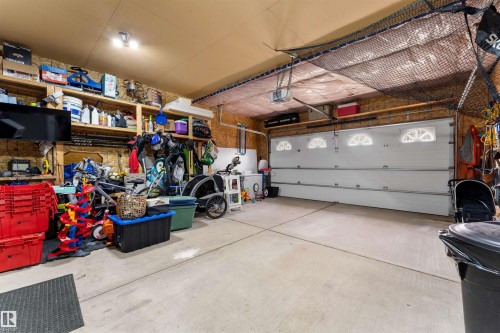 112 Appleton Crescent, Sherwood Park, AB - Indoor Photo Showing Garage
