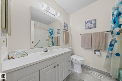 8323 142 Avenue Nw, Edmonton, AB 