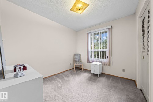 8323 142 Avenue Nw, Edmonton, AB 