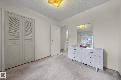 8323 142 Avenue Nw, Edmonton, AB 