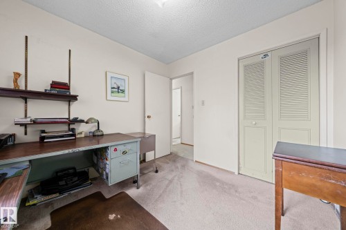 8323 142 Avenue Nw, Edmonton, AB 