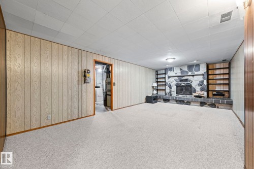 8323 142 Avenue Nw, Edmonton, AB 