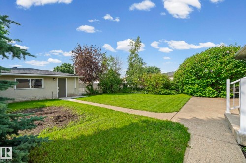 8323 142 Avenue Nw, Edmonton, AB 