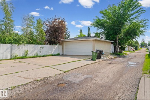 8323 142 Avenue Nw, Edmonton, AB 