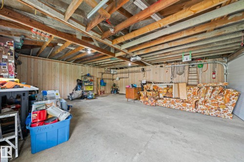 8323 142 Avenue Nw, Edmonton, AB 