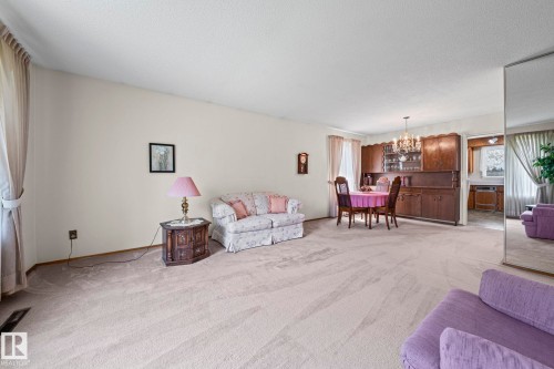 8323 142 Avenue Nw, Edmonton, AB 