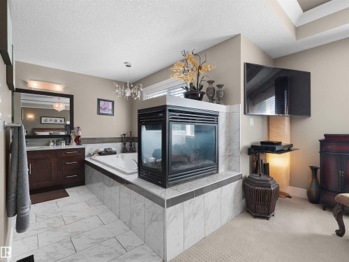 5410 Mcluhan End Nw, Edmonton, AB 