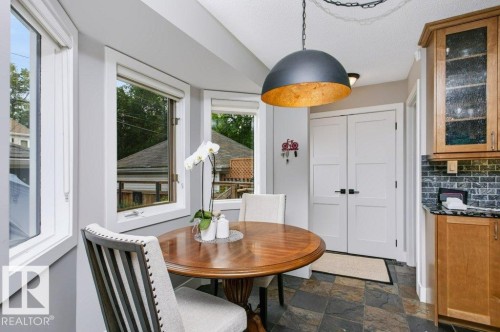 9607 101 Street Nw, Edmonton, AB - Indoor Photo Showing Dining Room