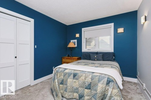 9607 101 Street Nw, Edmonton, AB - Indoor Photo Showing Bedroom