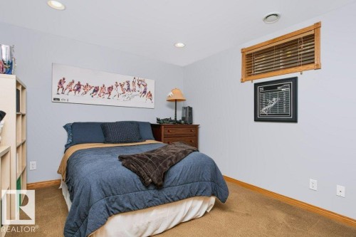 9607 101 Street Nw, Edmonton, AB - Indoor Photo Showing Bedroom