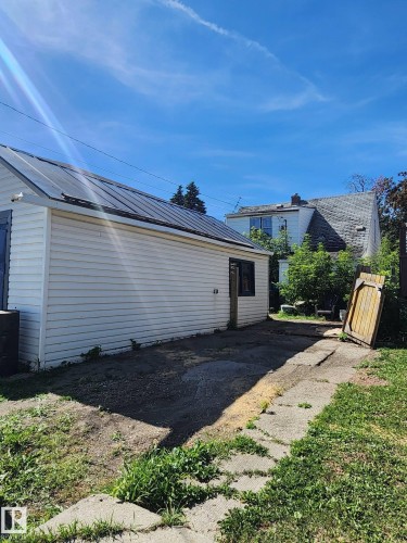 11917 Fort Road Nw, Edmonton, AB 