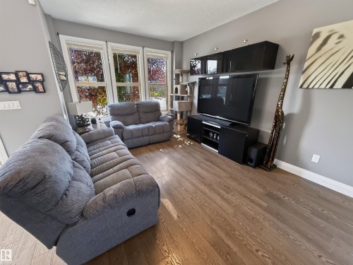 124 Gilmore Way, Spruce Grove, AB - Indoor Photo Showing Living Room
