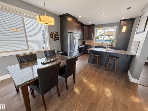 124 Gilmore Way, Spruce Grove, AB - Indoor Photo Showing Dining Room