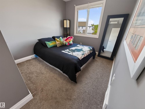 124 Gilmore Way, Spruce Grove, AB - Indoor Photo Showing Bedroom