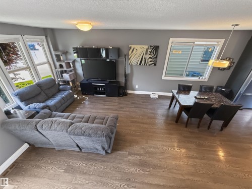124 Gilmore Way, Spruce Grove, AB - Indoor Photo Showing Living Room