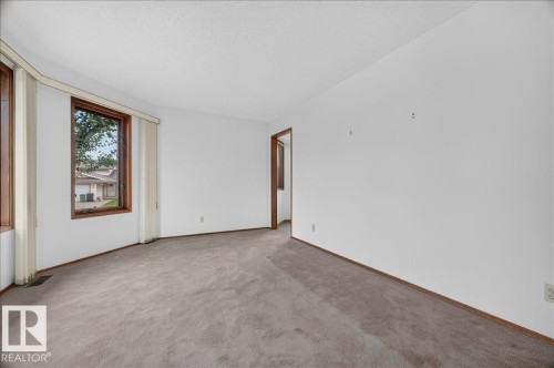 Bay window offering natural illumination - 2907 49 Street Nw, Edmonton, AB 
