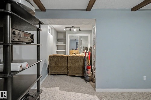 Recessed ceiling with exposed wood beams - 11431 51 Avenue Nw, Edmonton, AB 