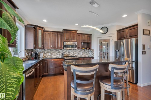 118 Anise Close, Leduc, AB - Indoor Photo Showing Kitchen With Upgraded Kitchen