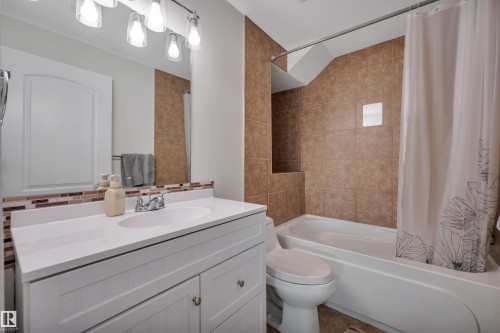 118 Anise Close, Leduc, AB - Indoor Photo Showing Bathroom