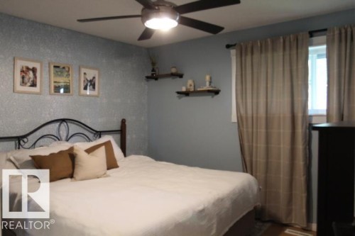 Ceiling fan with integrated lighting - 64 Apache Crescent, Leduc, AB 