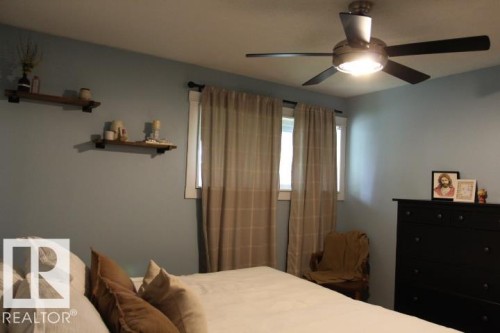 Ceiling fan with integrated lighting - 64 Apache Crescent, Leduc, AB 
