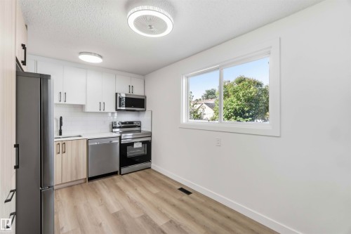 Welcome to 160 Habitat CR NW - 160 Habitat Crescent Nw, Edmonton, AB 