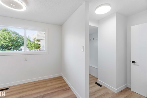 Welcome to 160 Habitat CR NW - 160 Habitat Crescent Nw, Edmonton, AB 