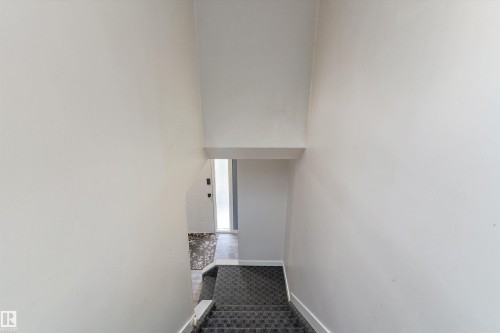 10930 Beaumaris Road Nw, Edmonton, AB - Indoor Photo Showing Other Room